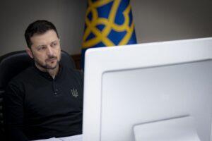 Telefonata Zelensky-Leone XIV, il presidente ucraino invita il Papa a Kiev